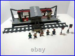 LEGO RC Train Train Station 60050 Very rare + 2 crossing lights