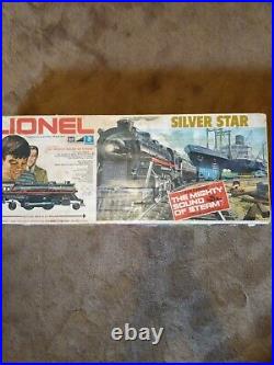 Lionel silver star 0-27 gauge train set does no include track in very nice shape