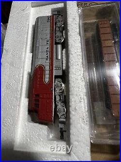 MODEL POWER 7544 SANTA FE 5941 LOCOMOTIVE F40 PH Nscale Train Set Tested Runs