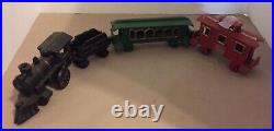 Small Train Set 4 Pieces Cast Iron Very Good Condition