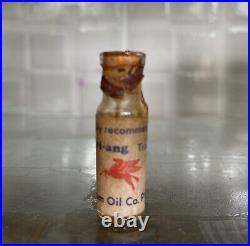 TRIANG / VACUUM OIL Co. Very Rare Genuine Miniature Oil Bottle For Train Sets