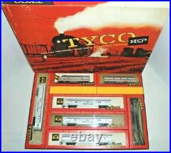Tyco Postwar Vintage Atlantic Coast Pass Ho Train Set & Original Box Very Nice