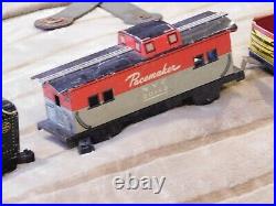 Vintage Electric Train Set NYC Locomotive w Tender Cars and alot of Metal Track