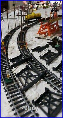 Vintage Tyco Electric Train Set Cars Tracks Lot of 110 incomplete