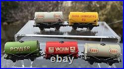 Vtg Set of Five Hornby Dublo HO 4-Wheel Sheet Metal Oil Train Cars Very Clean